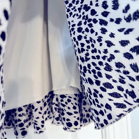 Black and white skirt; pixi and ivy size L - Picture 4 of 7